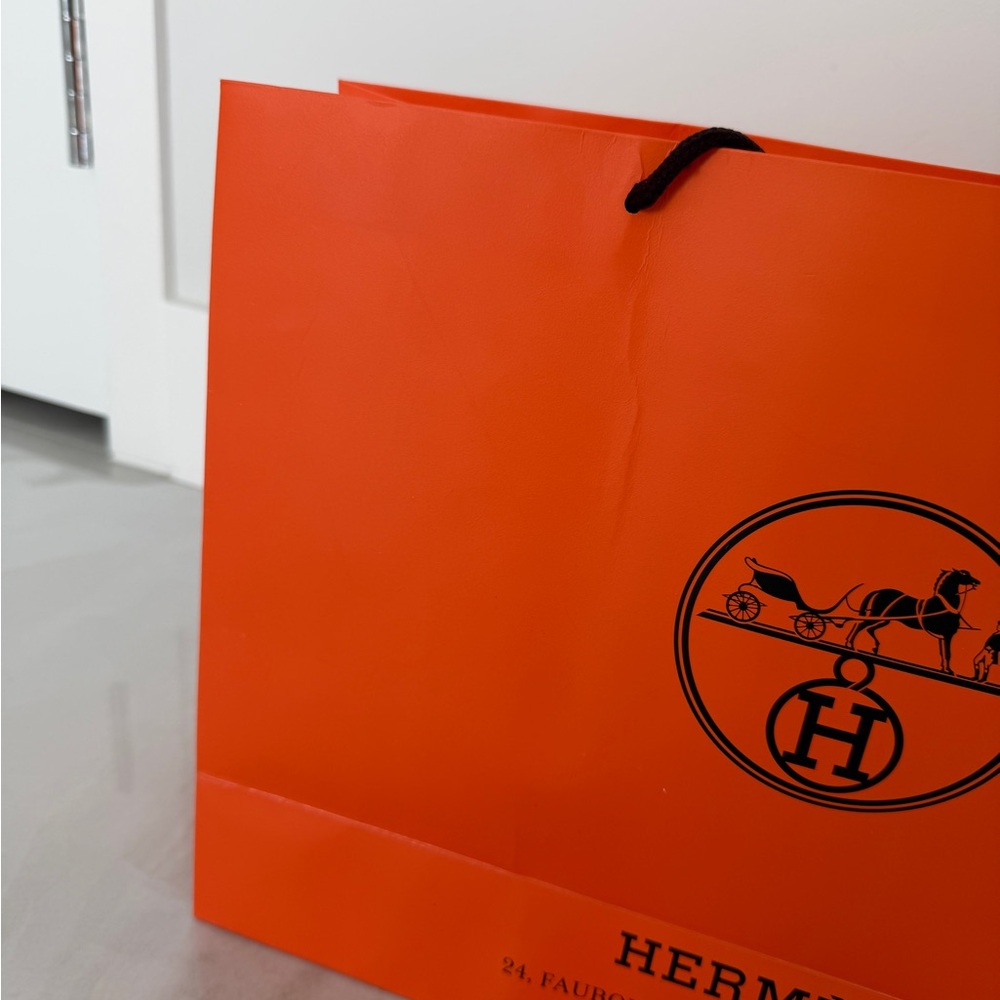 Hermes Newest Bright Orange Shopping Bag From Paris - Picture 3 of 9